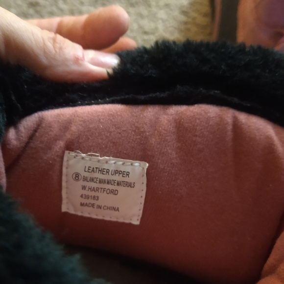 Women's Lake & Trail pink and black snow boot, size 8. - Picture 5 of 7